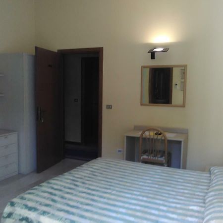 Hotel Cristallo Πεσκιέρα ντελ Γκάρντα Εξωτερικό φωτογραφία