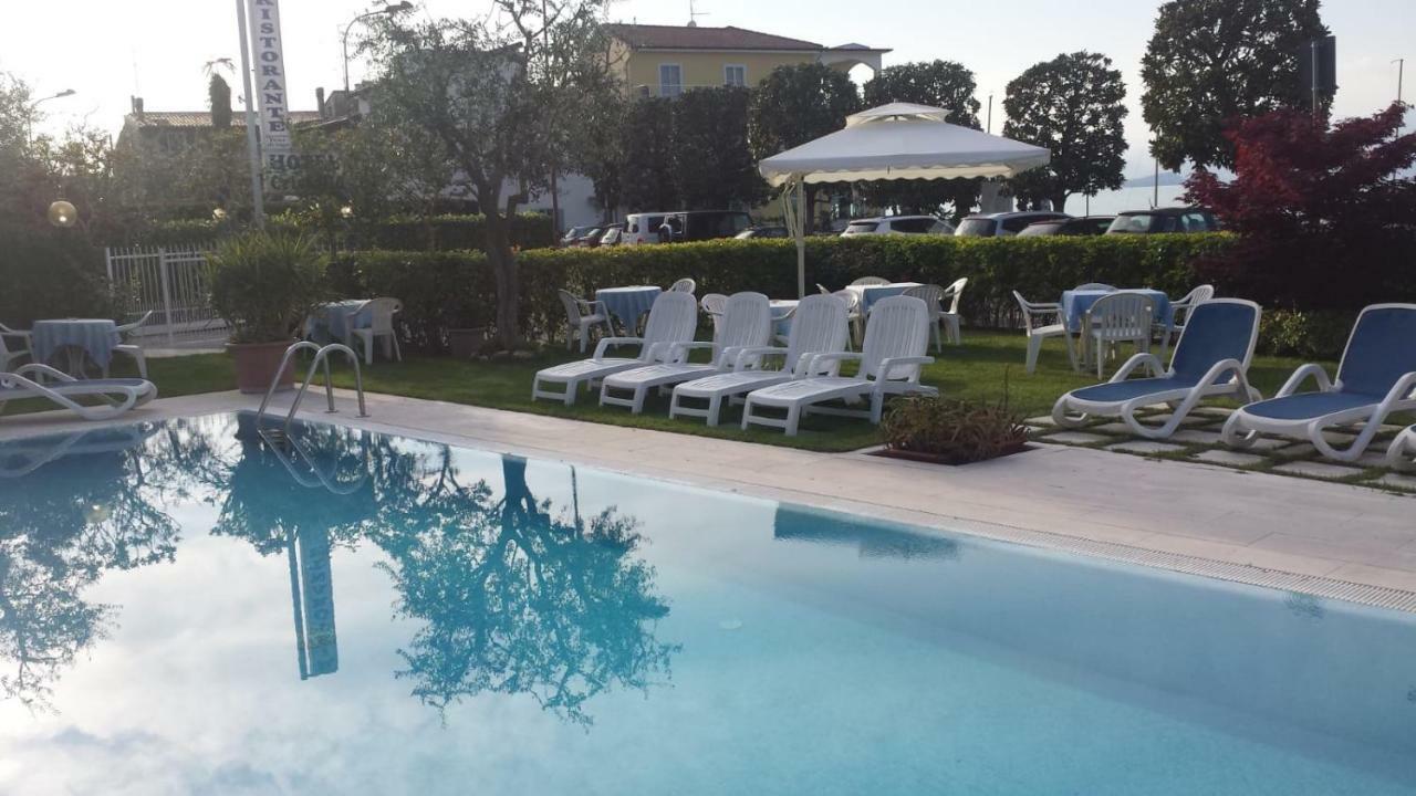 Hotel Cristallo Πεσκιέρα ντελ Γκάρντα Εξωτερικό φωτογραφία