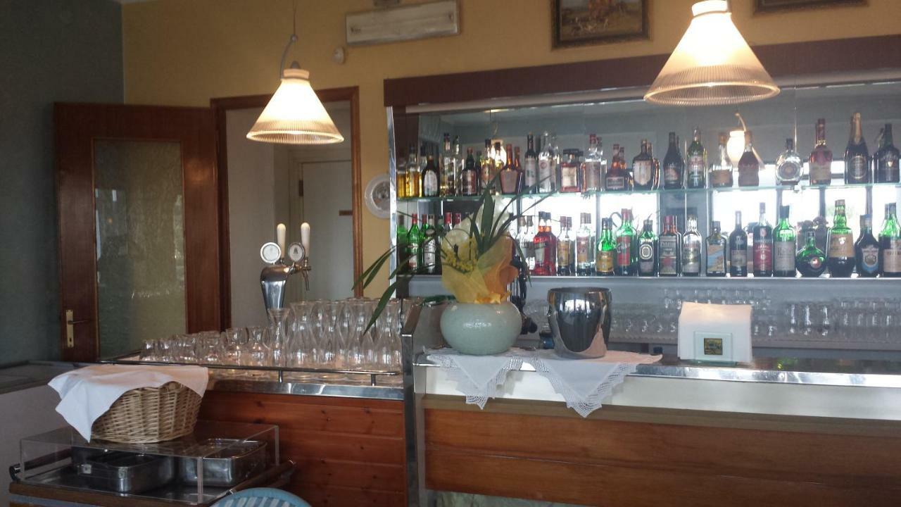 Hotel Cristallo Πεσκιέρα ντελ Γκάρντα Εξωτερικό φωτογραφία