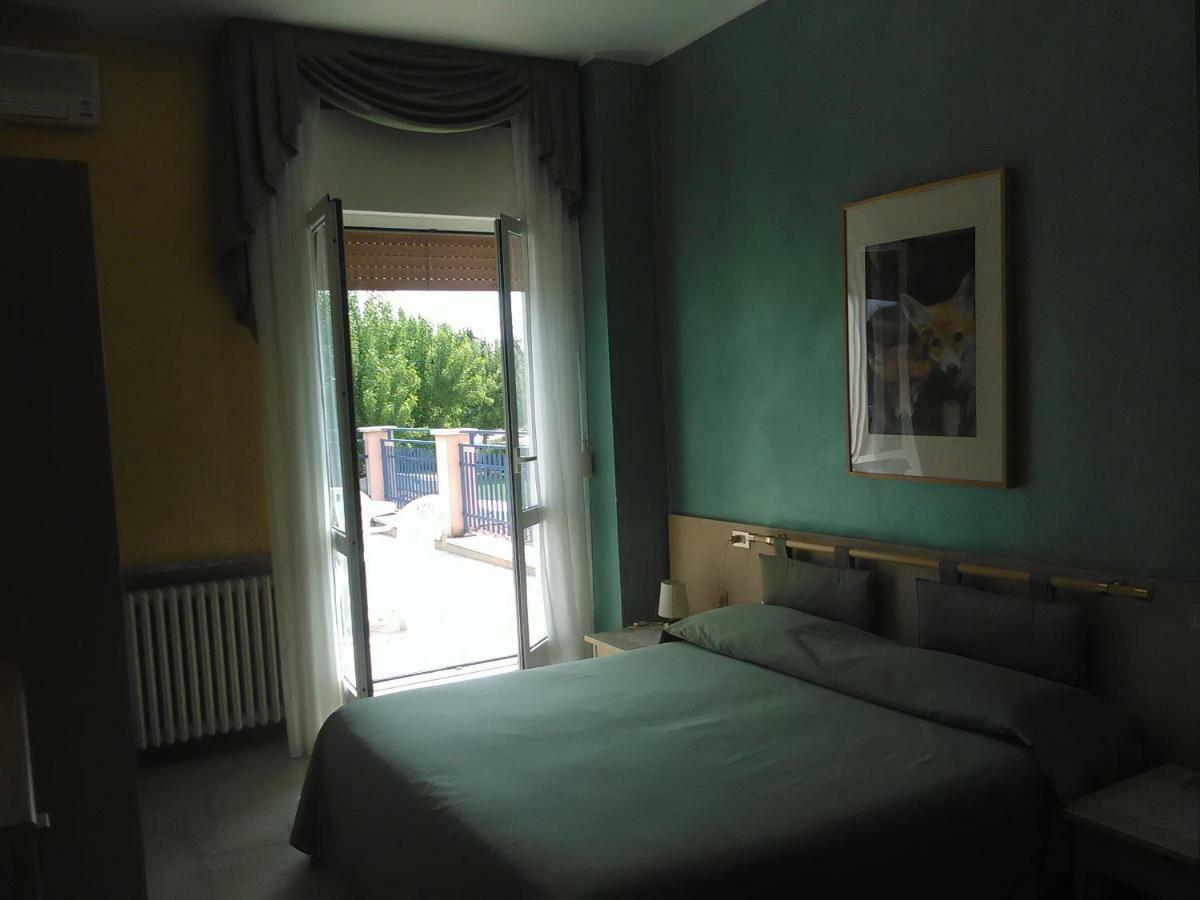 Hotel Cristallo Πεσκιέρα ντελ Γκάρντα Εξωτερικό φωτογραφία