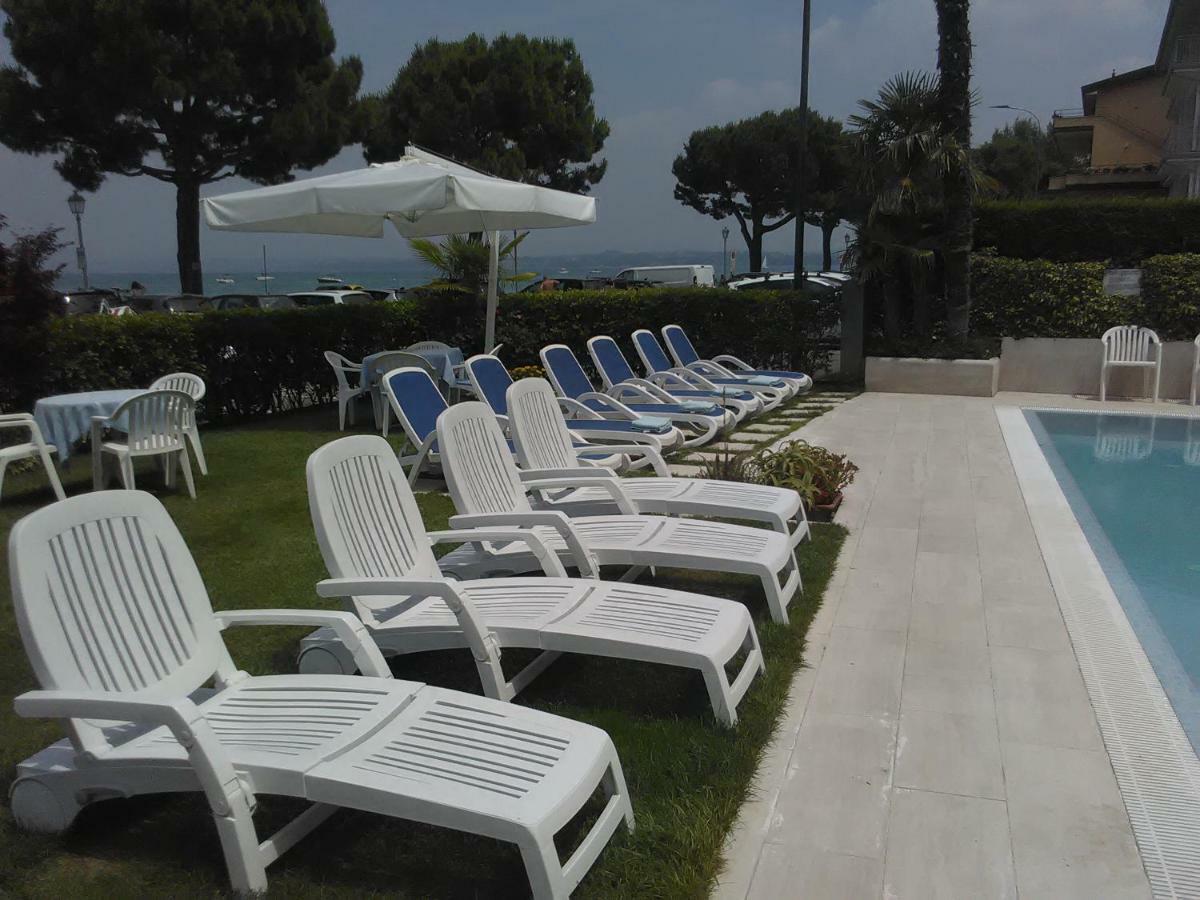 Hotel Cristallo Πεσκιέρα ντελ Γκάρντα Εξωτερικό φωτογραφία