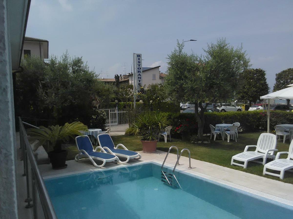 Hotel Cristallo Πεσκιέρα ντελ Γκάρντα Εξωτερικό φωτογραφία