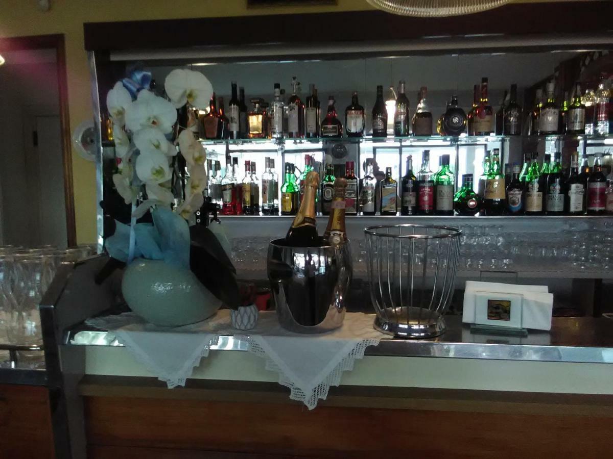 Hotel Cristallo Πεσκιέρα ντελ Γκάρντα Εξωτερικό φωτογραφία