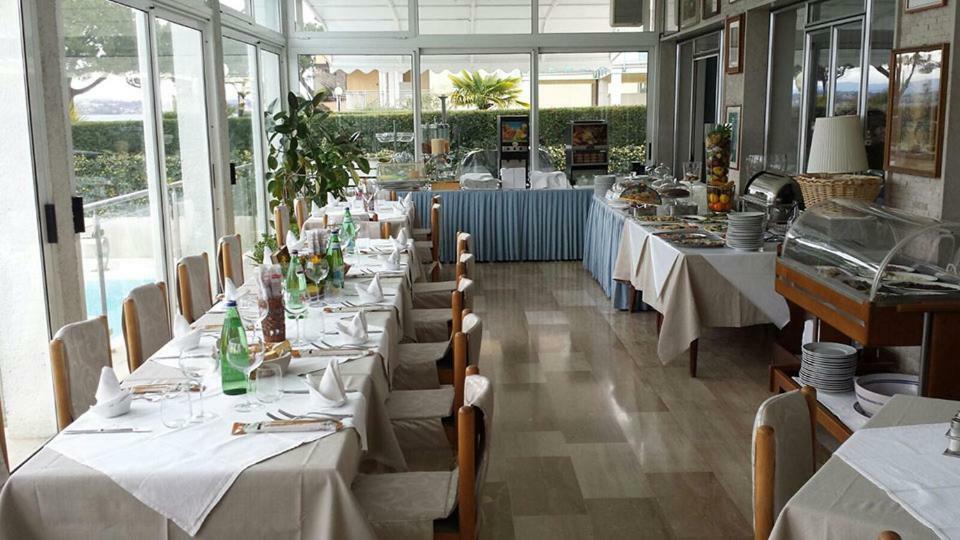 Hotel Cristallo Πεσκιέρα ντελ Γκάρντα Εξωτερικό φωτογραφία