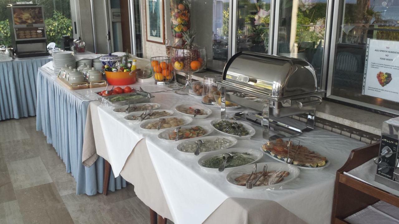 Hotel Cristallo Πεσκιέρα ντελ Γκάρντα Εξωτερικό φωτογραφία