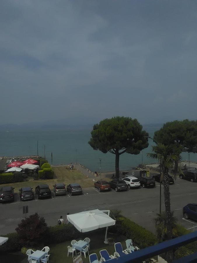 Hotel Cristallo Πεσκιέρα ντελ Γκάρντα Εξωτερικό φωτογραφία